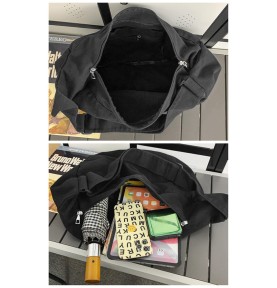 Simple and casual black canvas shoulder bag