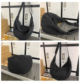 Simple and casual black canvas shoulder bag
