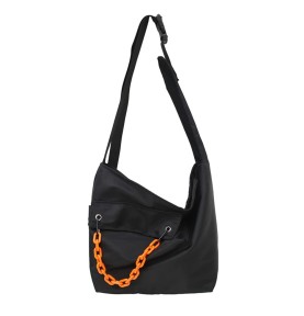 Black Contrast Chain...
