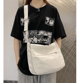 White canvas casual shoulder bag